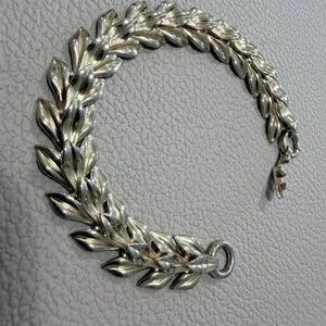 Trifari Silver Leaf-Link Women's Bracelet - Polished Silver Tone